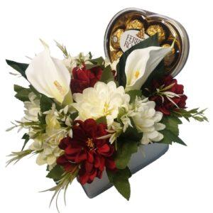 מארז מתנה לאישה לב הפרחים ושוקולד פררו רושה